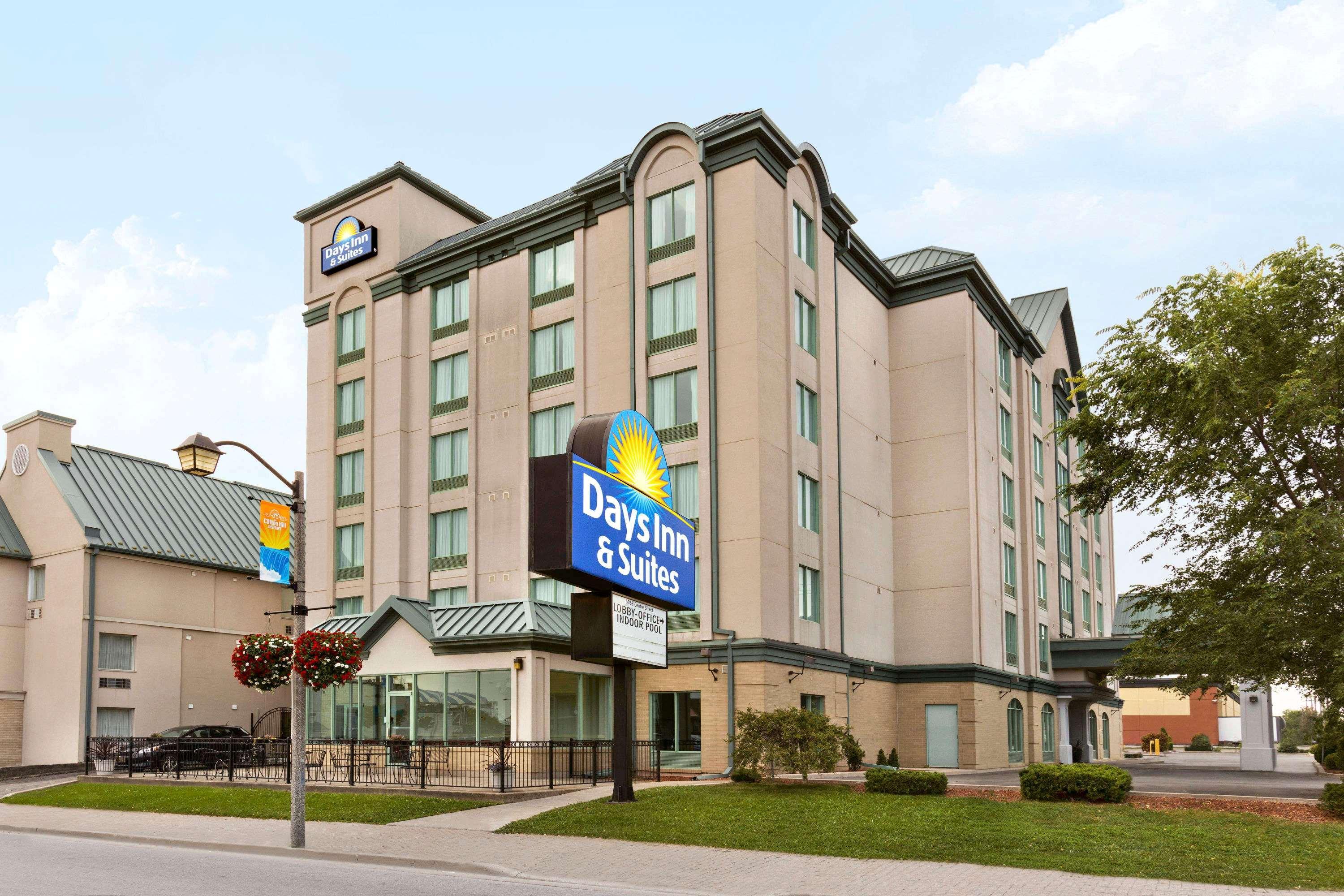 Days By Wyndham Niagara Falls Centre St. By The Falls Hotel Exterior photo